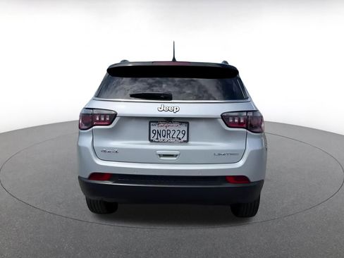 Used 2025 Jeep Compass Limited image 12