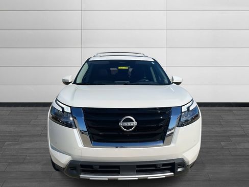 Used 2024 Nissan Pathfinder SL w/ SL Premium Package image 8