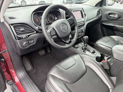 Used 2021 Jeep Cherokee Latitude Plus AWD/4WD image 24