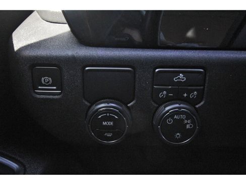 Used 2023 Chevrolet Silverado 1500 LT image 20