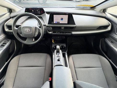 Used 2024 Toyota Prius LE FWD image 11