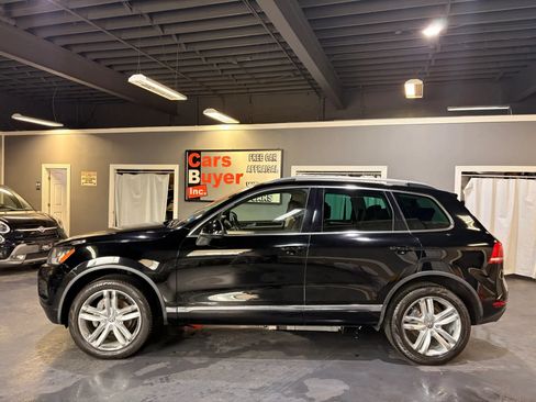 Used 2014 Volkswagen Touareg Executive AWD/4WD image 3