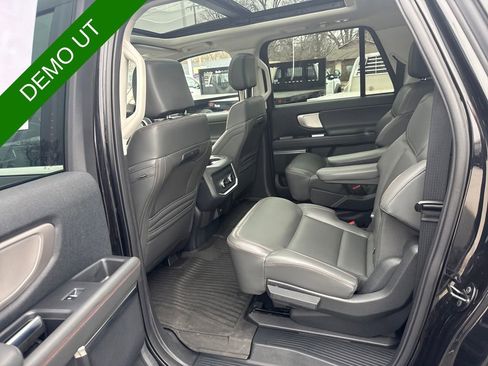 Used 2025 Ford Expedition Max Active AWD/4WD image 15