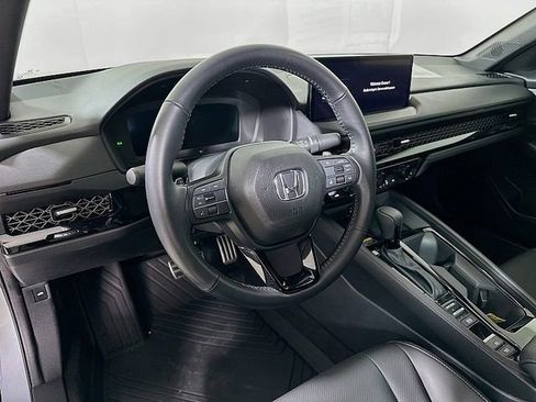 Used 2025 Honda Accord Sport image 9