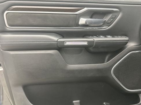 Used 2022 RAM 1500 Laramie AWD/4WD image 9
