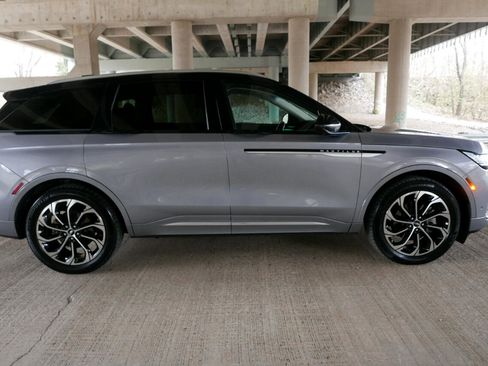 Used 2024 Lincoln Nautilus Reserve image 41