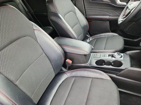Used 2025 Ford Escape ST-Line image 18