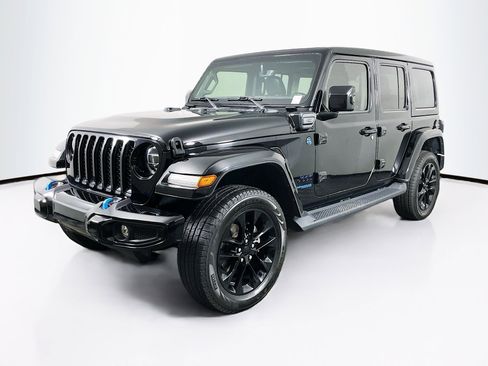 Used 2021 Jeep Wrangler Unlimited Sahara image 3