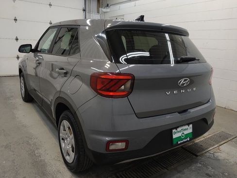 Used 2020 Hyundai Venue SE FWD image 5