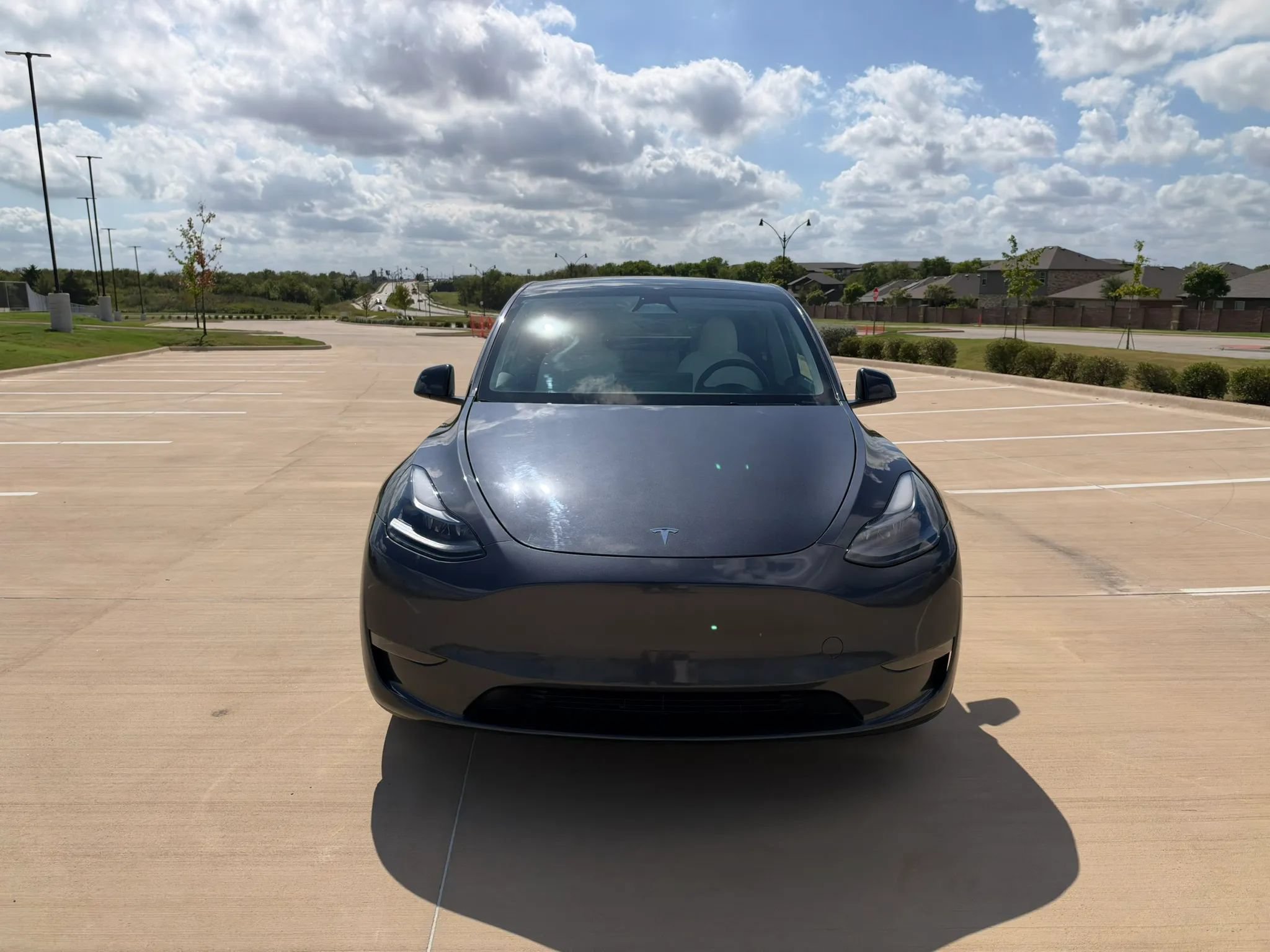 Used 2024 Tesla Model Y Long Range AWD/4WD image 2