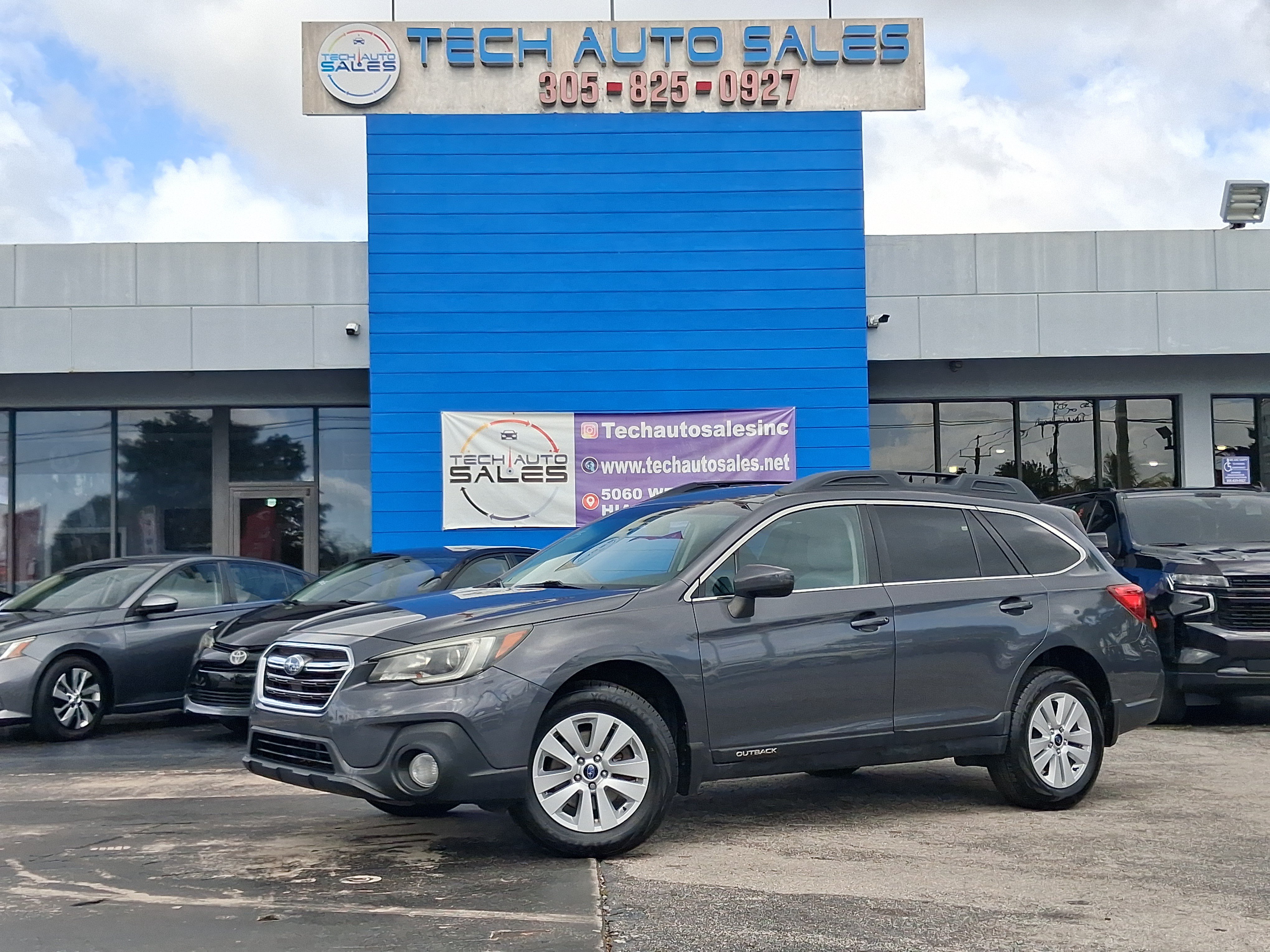 Used 2018 Subaru Outback 2.5i Premium AWD/4WD image 2