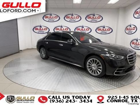 Used 2022 Mercedes-Benz S 580 4MATIC Sedan image 2