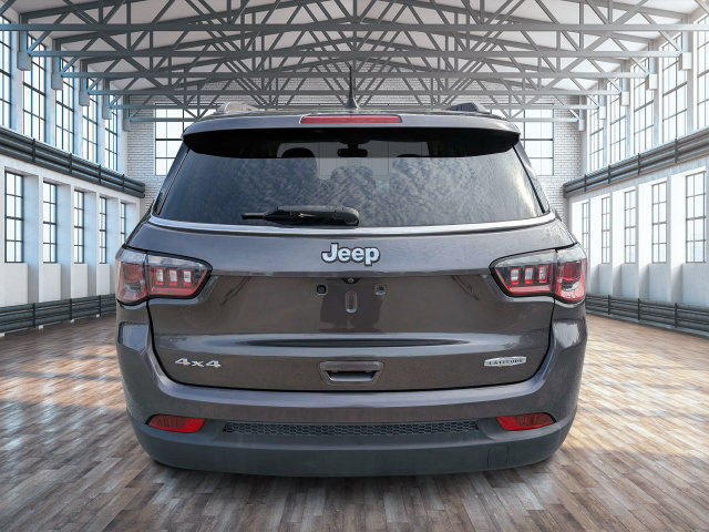 Used 2019 Jeep Compass Latitude w/ Cold Weather Group AWD/4WD image 4