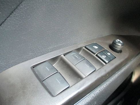 Used 2021 Toyota Camry SE image 18