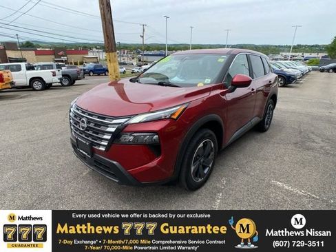 Certified 2025 Nissan Rogue SV AWD/4WD image 1
