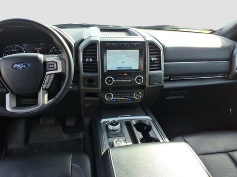 Used 2021 Ford Expedition XLT image 12