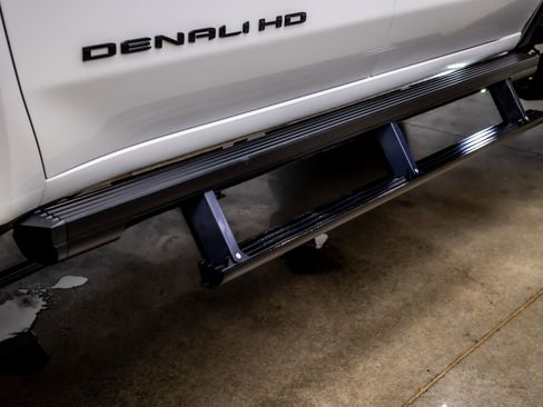 Used 2025 GMC Sierra 3500 Denali Ultimate image 18