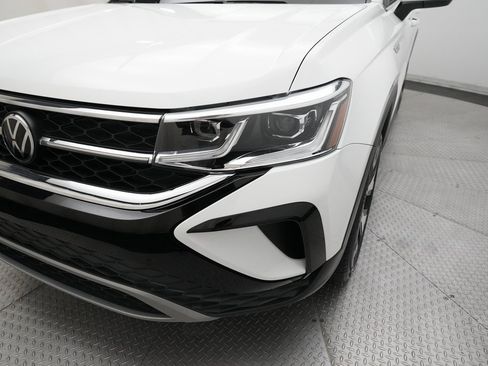 Used 2023 Volkswagen Taos SEL image 22