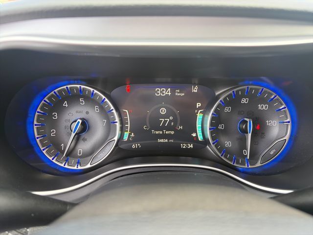 Used 2025 Chrysler Pacifica Limited FWD image 30