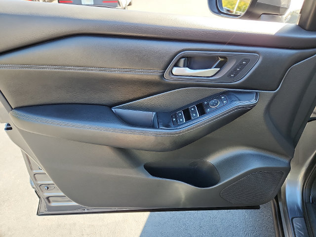Used 2024 Nissan Rogue SL w/ SL Premium Package AWD/4WD image 13