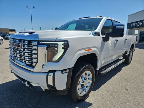 Used 2024 GMC Sierra 2500 Denali w/ Denali Reserve Package AWD/4WD image 3