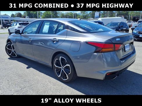 Used 2024 Nissan Altima 2.5 SR w/ SR Premium Package FWD image 5