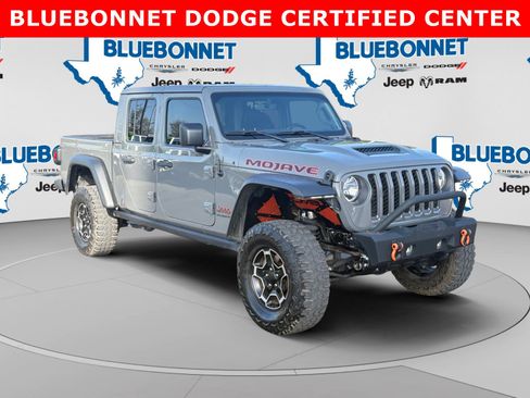 Used 2023 Jeep Gladiator Mojave w/ Cold Weather Group AWD/4WD image 3