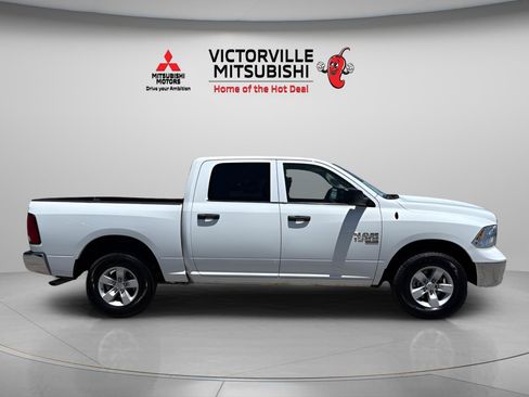Used 2022 RAM 1500 Classic SLT w/ Electronics Group AWD/4WD image 10