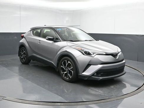 Used 2019 Toyota C-HR Limited FWD image 7