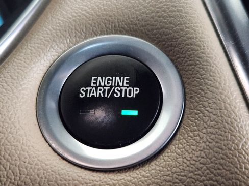 Certified 2023 Chevrolet Traverse LS FWD image 21