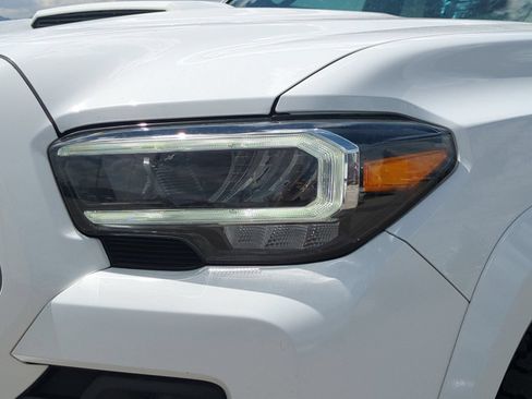 Used 2023 Toyota Tacoma TRD Sport AWD/4WD image 9