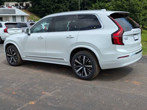 New 2026 Volvo XC90 T8 Core w/ Protection Package Premier AWD/4WD image 4