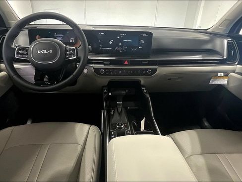 Used 2025 Kia Sorento S AWD/4WD image 6