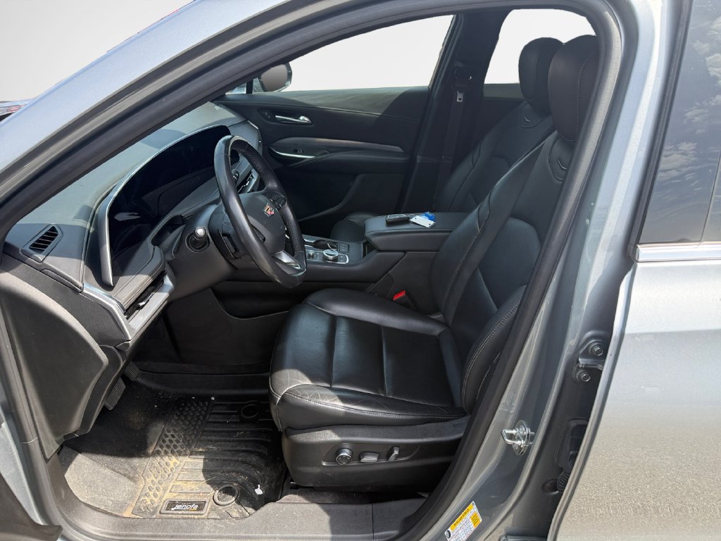 Used 2024 Cadillac XT4 Premium Luxury AWD/4WD image 12
