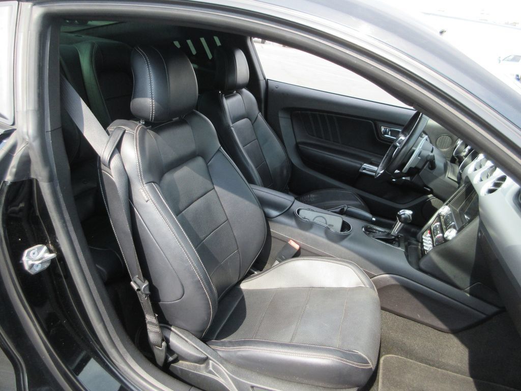 Used 2017 Ford Mustang GT Premium w/ Black Accent Package RWD image 21