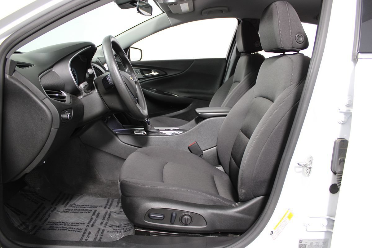 Used 2024 Chevrolet Malibu LT FWD image 9