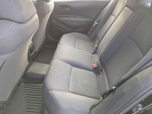 Used 2022 Toyota Corolla LE image 18