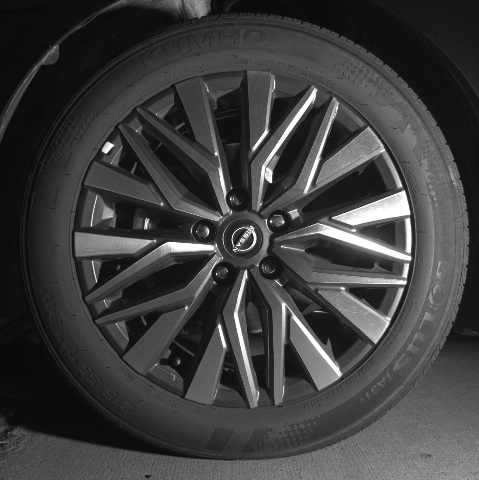Used 2025 Nissan Altima 2.5 SV FWD image 13