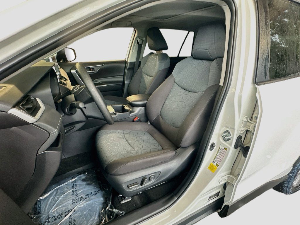 Used 2025 Toyota RAV4 XLE w/ Convenience Package FWD image 20