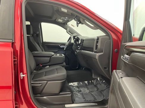 Used 2023 Chevrolet Silverado 1500 RST w/ Z71 Off-Road Package AWD/4WD image 15