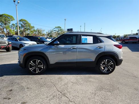 Used 2024 Chevrolet TrailBlazer LT w/ LT Cold Weather Package image 6