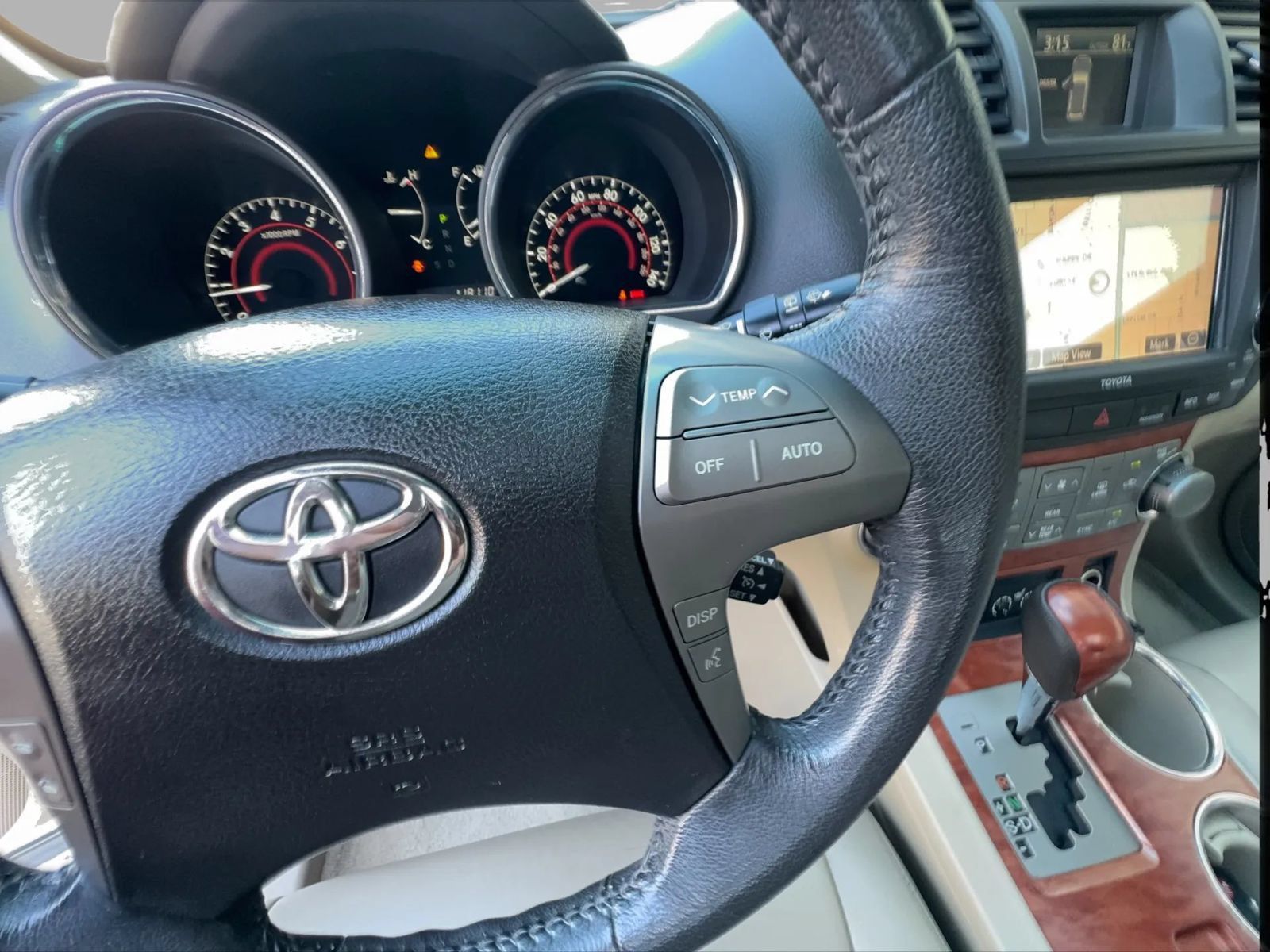 Used 2010 Toyota Highlander Limited w/ Extra Value Pkg 8 FWD image 22