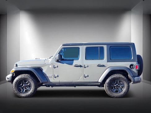 Used 2018 Jeep Wrangler Unlimited Sport image 2