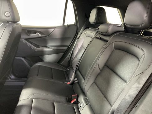 New 2026 Chevrolet Equinox LT w/ Convenience Package II AWD/4WD image 8