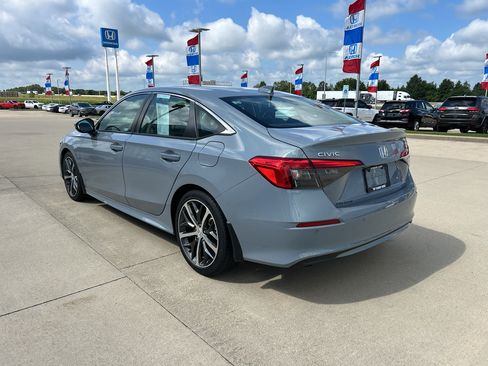 Used 2024 Honda Civic Touring image 7