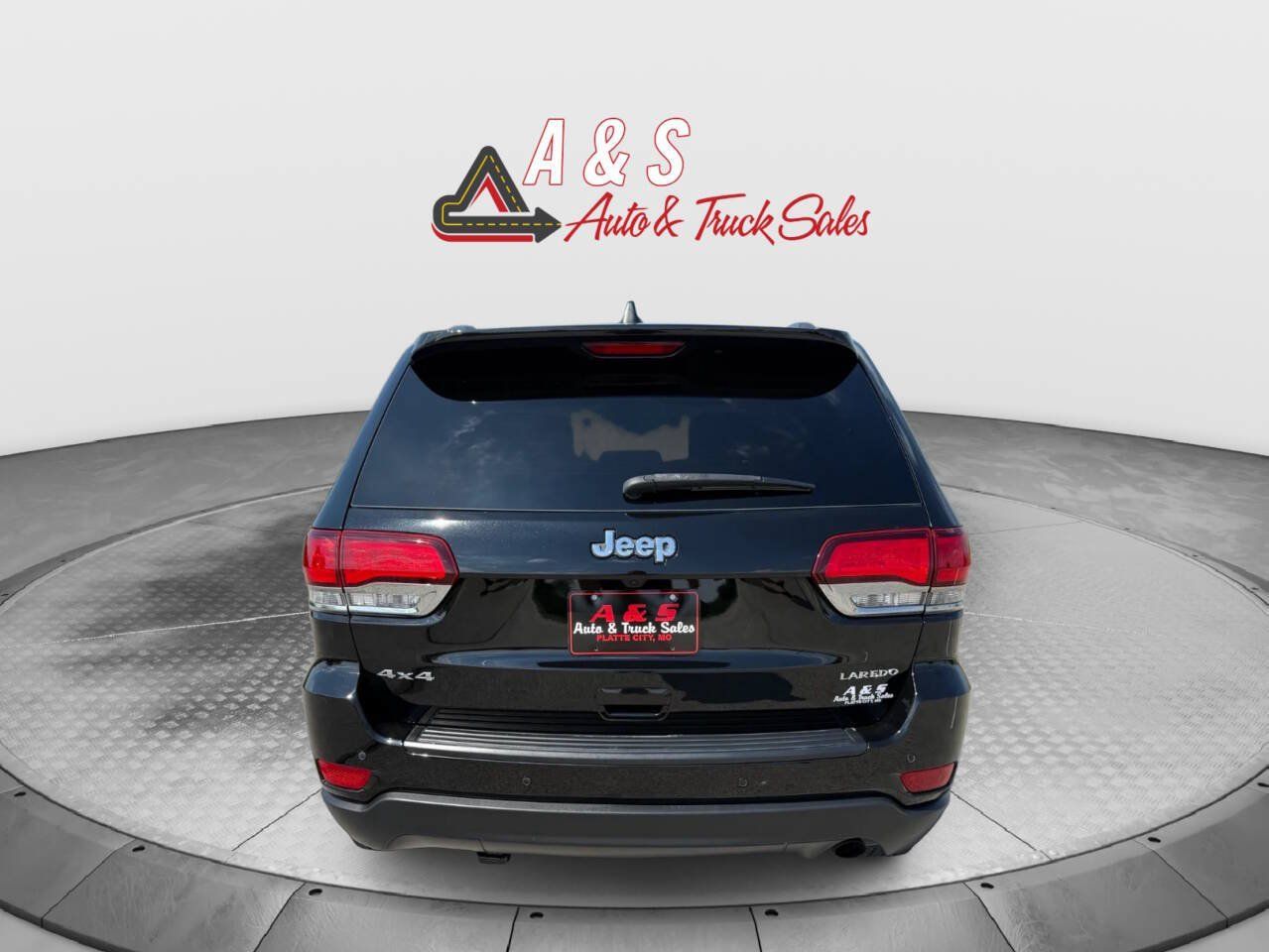 Used 2021 Jeep Grand Cherokee Laredo AWD/4WD image 5