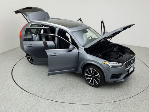 Used 2020 Volvo XC90 T6 Momentum w/ Protection Package image 36