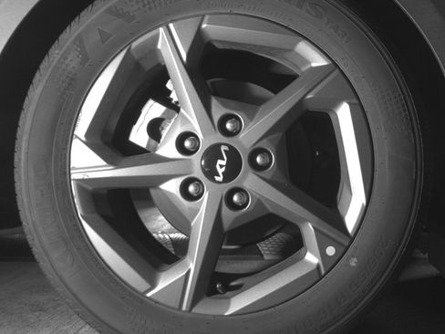 Used 2025 Kia K4 LXS image 15