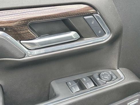 Used 2024 Chevrolet Silverado 1500 LT Trail Boss w/ Convenience Package II AWD/4WD image 16