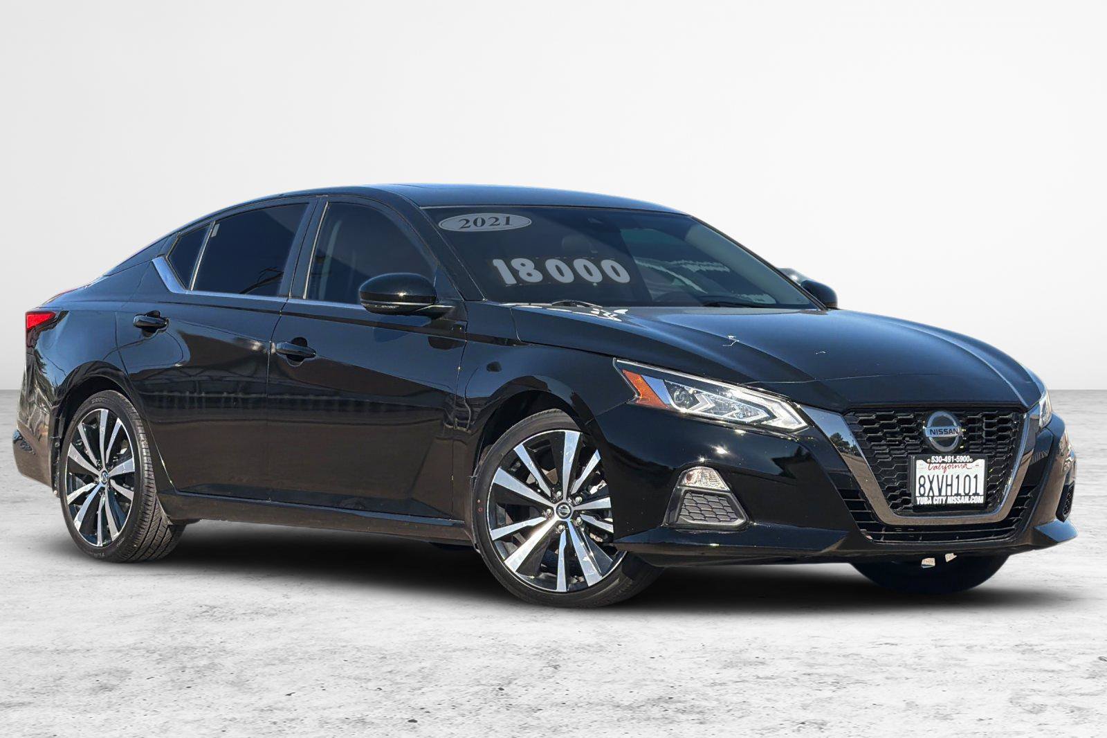Used 2021 Nissan Altima 2.5 SR w/ SR Premium Package FWD image 2